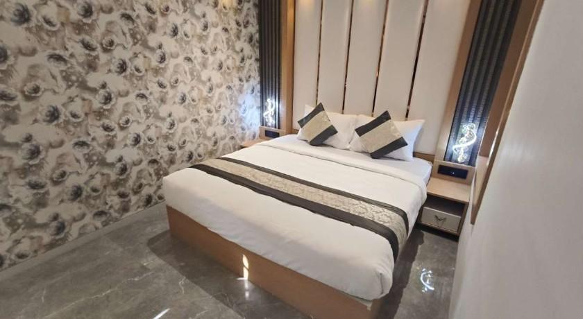 Hotel Saffron Grand in Thane