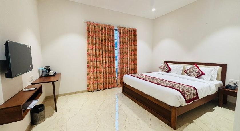 Mayas Manor - A Luxury Lake View Boutique Hotel in Udaipur