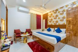 HoneyVeils Palace in Noida