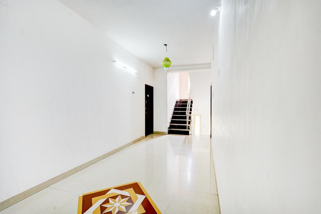 Super Hotel O Kelambakkam Bus Terminal Formerly Guna Residency in Chennai