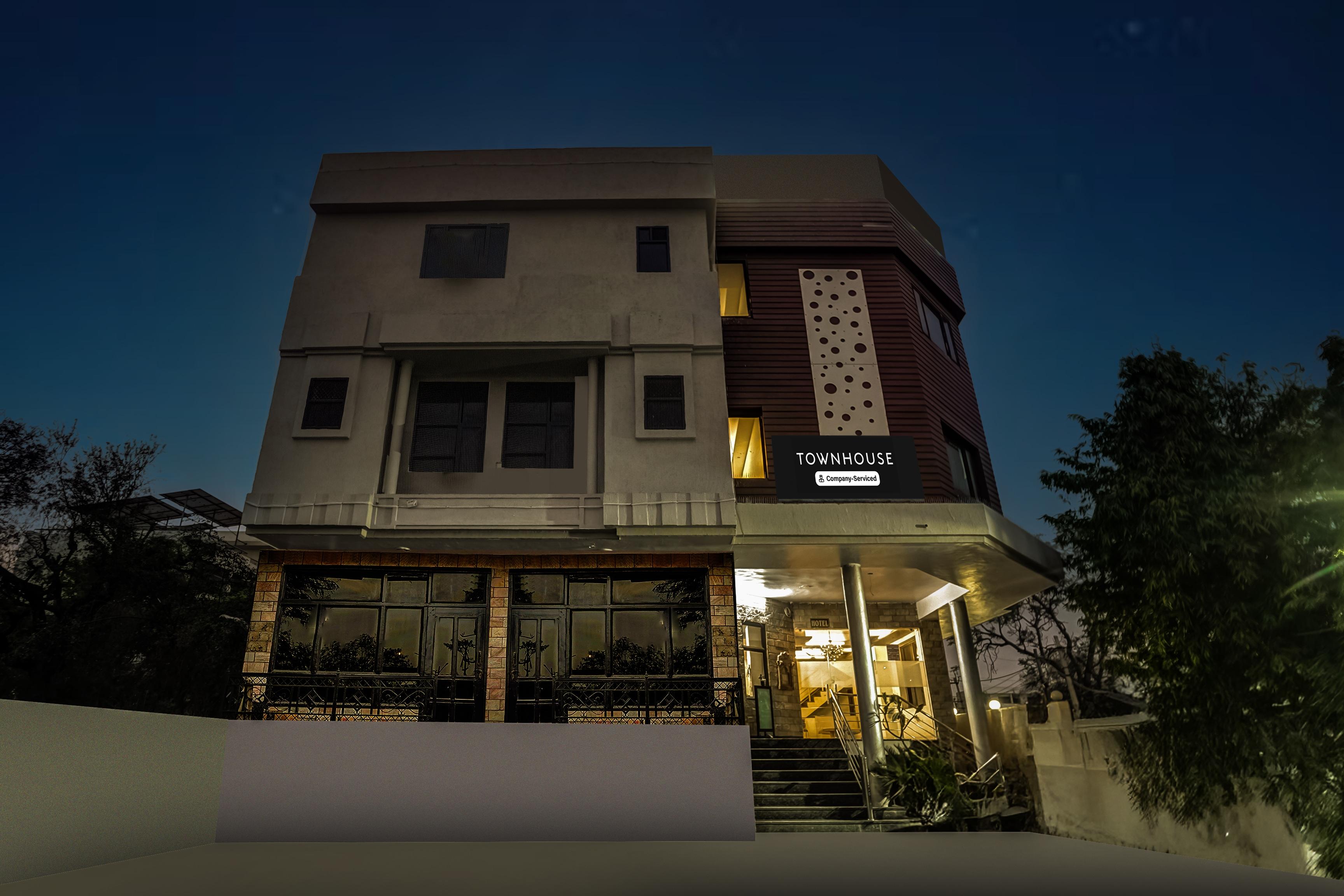 Townhouse Sikar Road Jaipur Formerly Hotel Aroma Inn in Jaipur