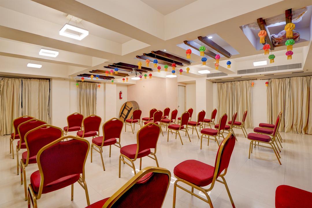 Super Townhouse Oak Pune Railway Station Formerly Kapil Residency in Pune