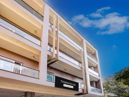 Townhouse Pitampura West Enclave in Delhi