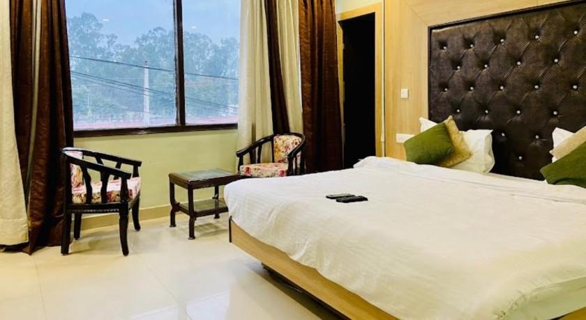 Hotel November in Zirakpur