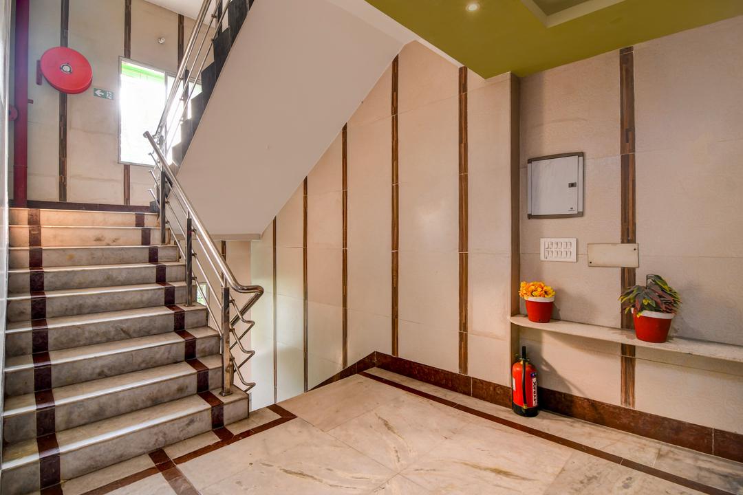Collection O NSCB International Airport Formerly Raj Guest House in Kolkata
