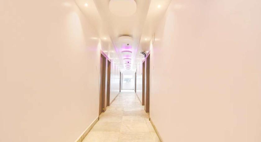 The Golden Plaza Hotel in Tarapith