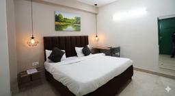 Cyberhub Suits in Gurgaon
