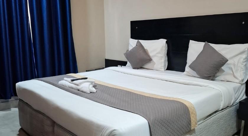 Giriraj Hospitality Services in Gurgaon