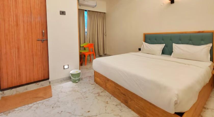 Hotel Satkar Inn in Karjat