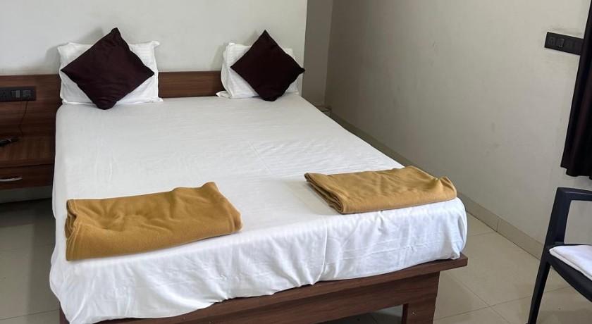 Hotel Vrundavan Lodge in Ranjangaon