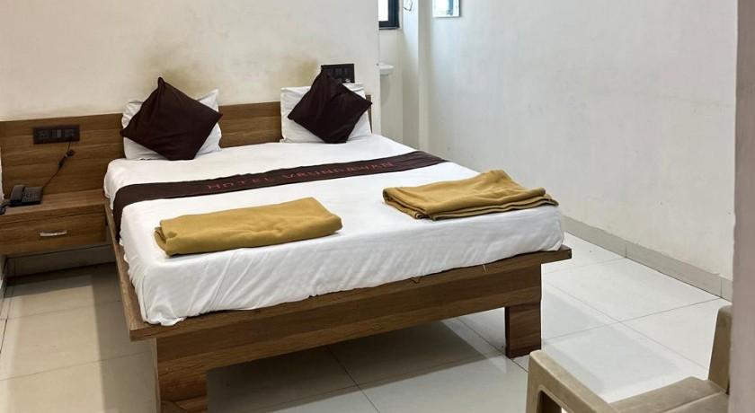 Hotel Vrundavan Lodge in Ranjangaon