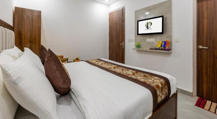 Hotel Park Tree in Noida