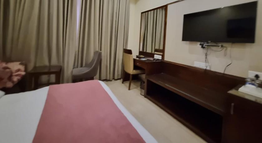 Hotel Star Wood in Dehradun