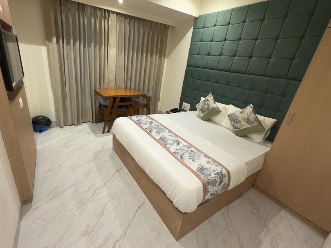 Hotel Zampex Executive in Navi Mumbai