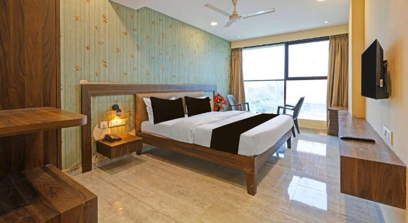 Hotel Om Shiv in Vadodara