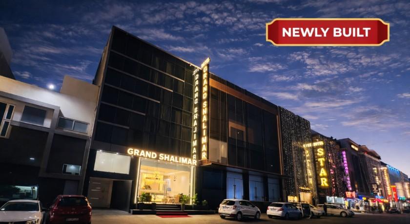 Hotel Grand Shalimar by JMD Group in Delhi