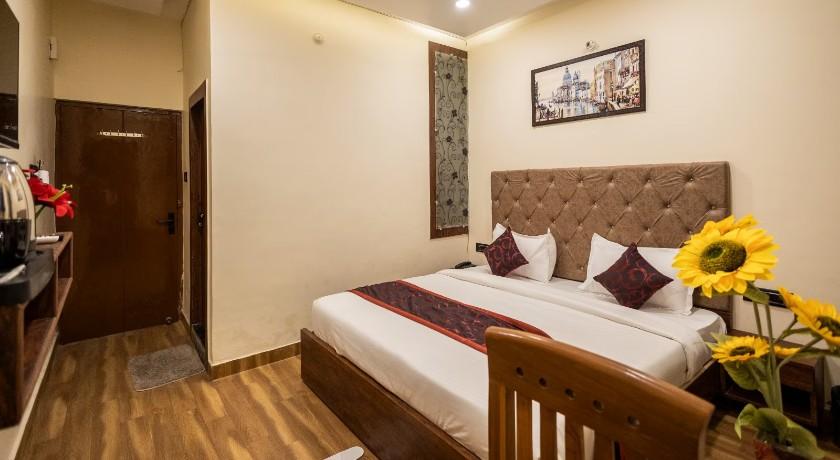 Hotel Kamal Palace in Lucknow