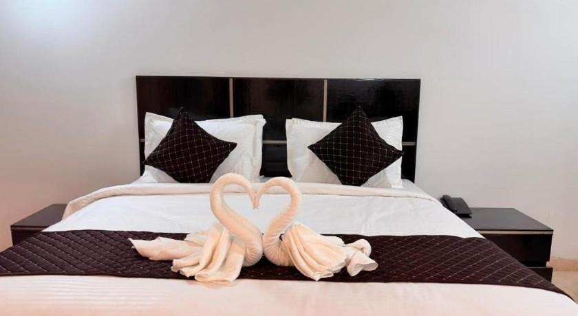 Floryn Stayz-Huda City Centre in Gurgaon