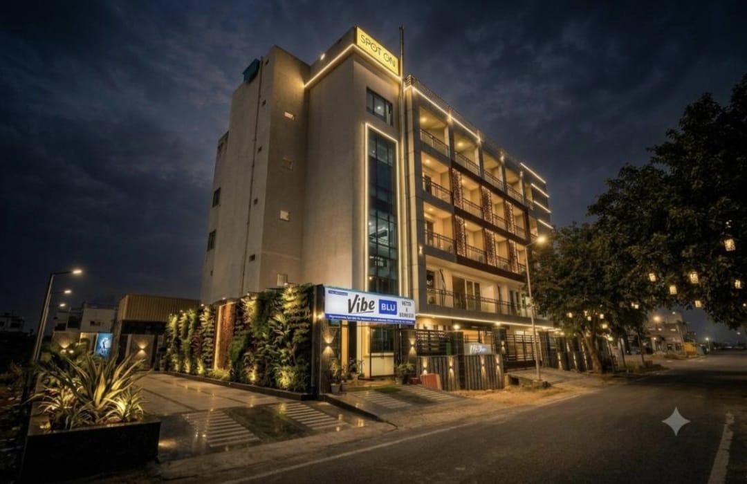 Hotel Vibe BLU & Banquet Advant Expressway in Noida