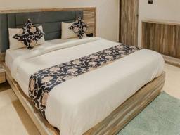 Mahaveer Residency Hotel in Thane
