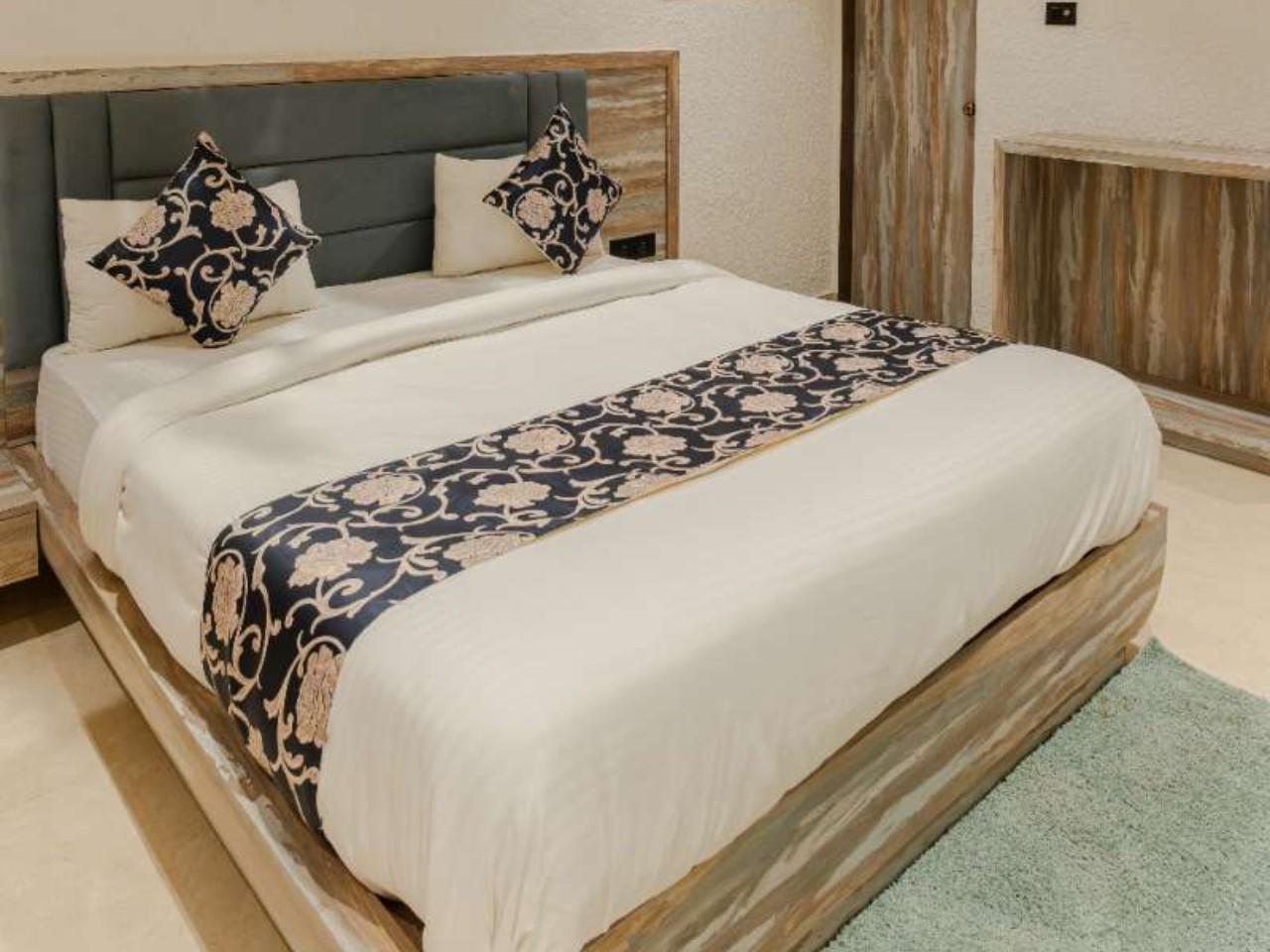 Mahaveer Residency Hotel in Thane