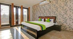 Posh Classic - Huda City Center Metro in Gurgaon