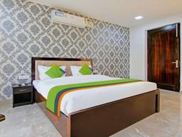 Posh Classic - Huda City Center Metro in Gurgaon
