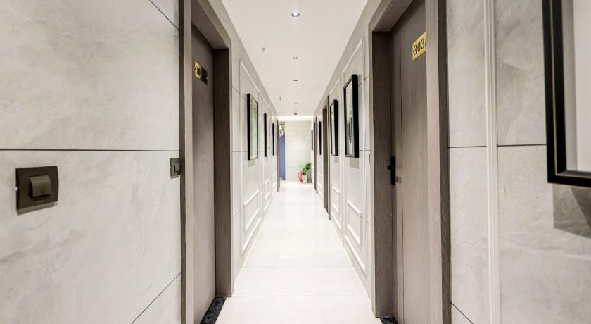Hotel Lacasa in Ahmedabad