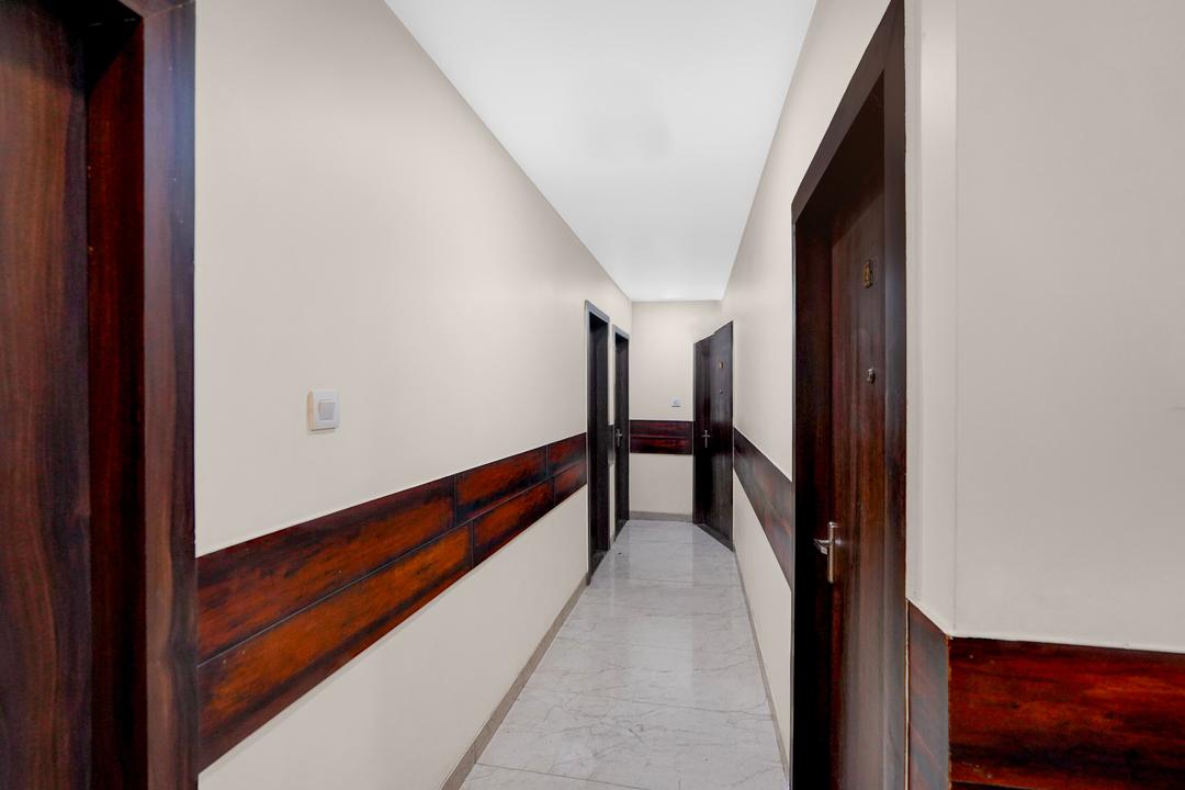 Townhouse Z Square Mall Formerly The Mall Road Inn in Kanpur