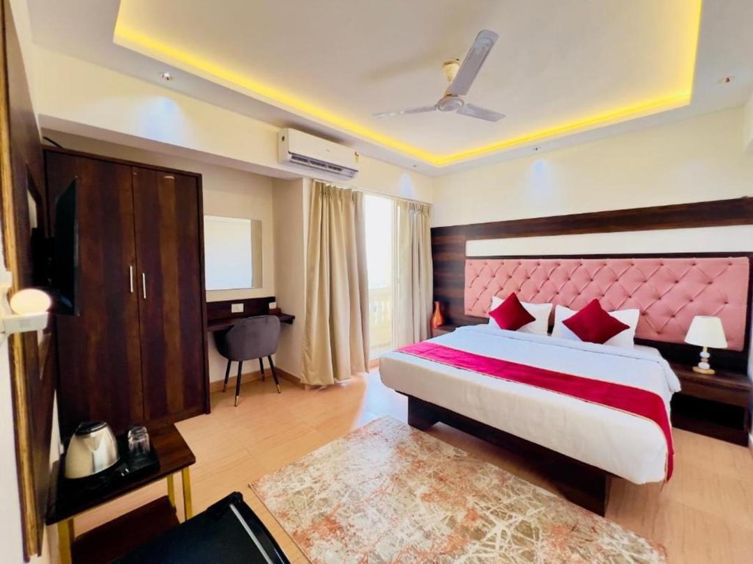 Hotel Outstay Executive & Seaview Apartments in Navi Mumbai