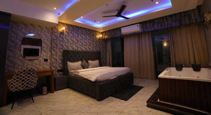 Namaste Bed and Breakfast With Jacuzzi in Noida