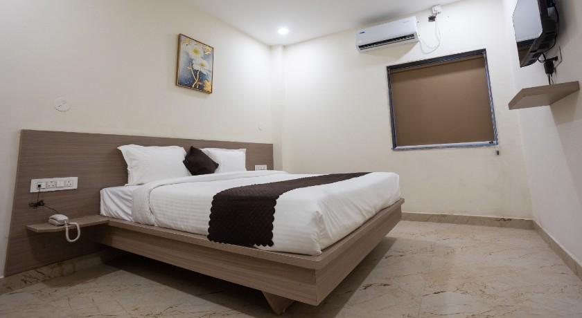 Hotel V Grand, The Grand Standard in Hyderabad
