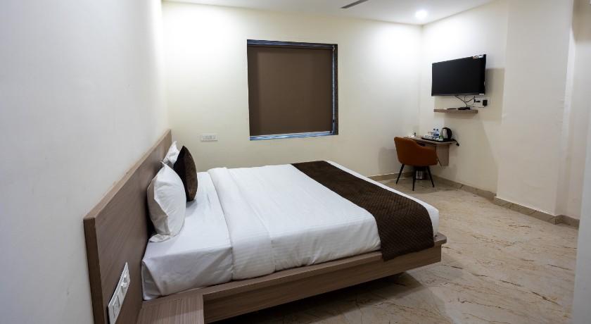 Hotel V Grand, The Grand Standard in Hyderabad