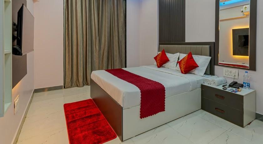 Hotel Majestic Royal in Solapur