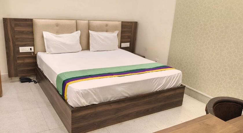 Hotel Heaven Grand in Lucknow