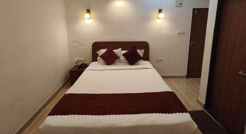 Hotel Sandesh Palace in Lonavala