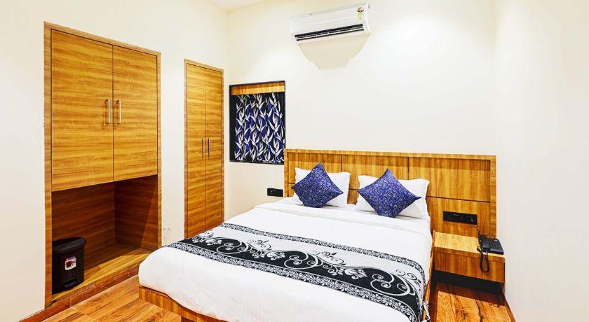 Hotel Blue Orchid in Mumbai