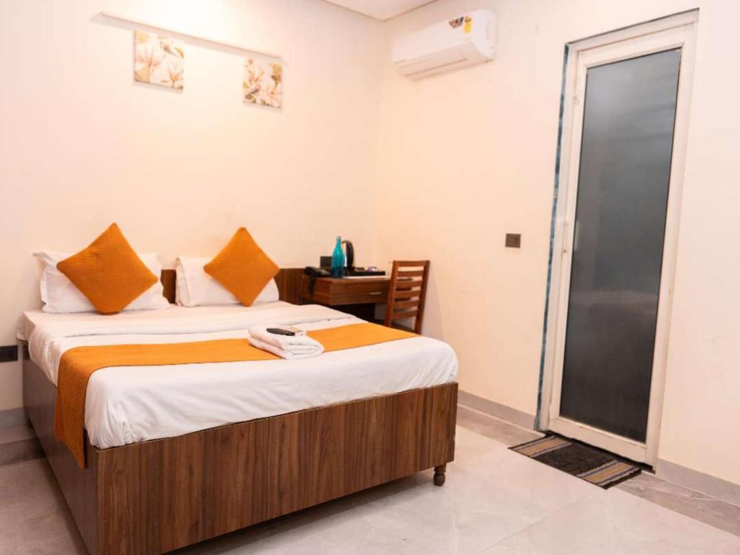 Life Tree Hotel And Banquet Hall in Noida