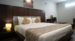 Hotel Grandeur in Valsad