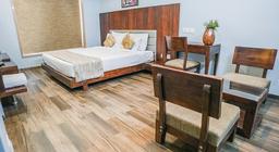 Hotel Grandeur in Valsad