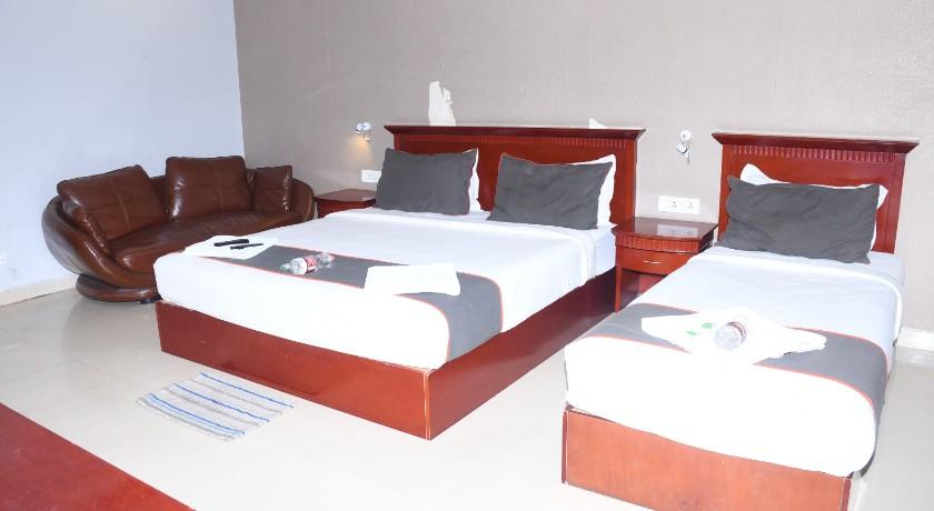 Sri 7 Inn in Anantapur