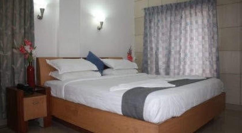 Hotel White Parrot in Mysore
