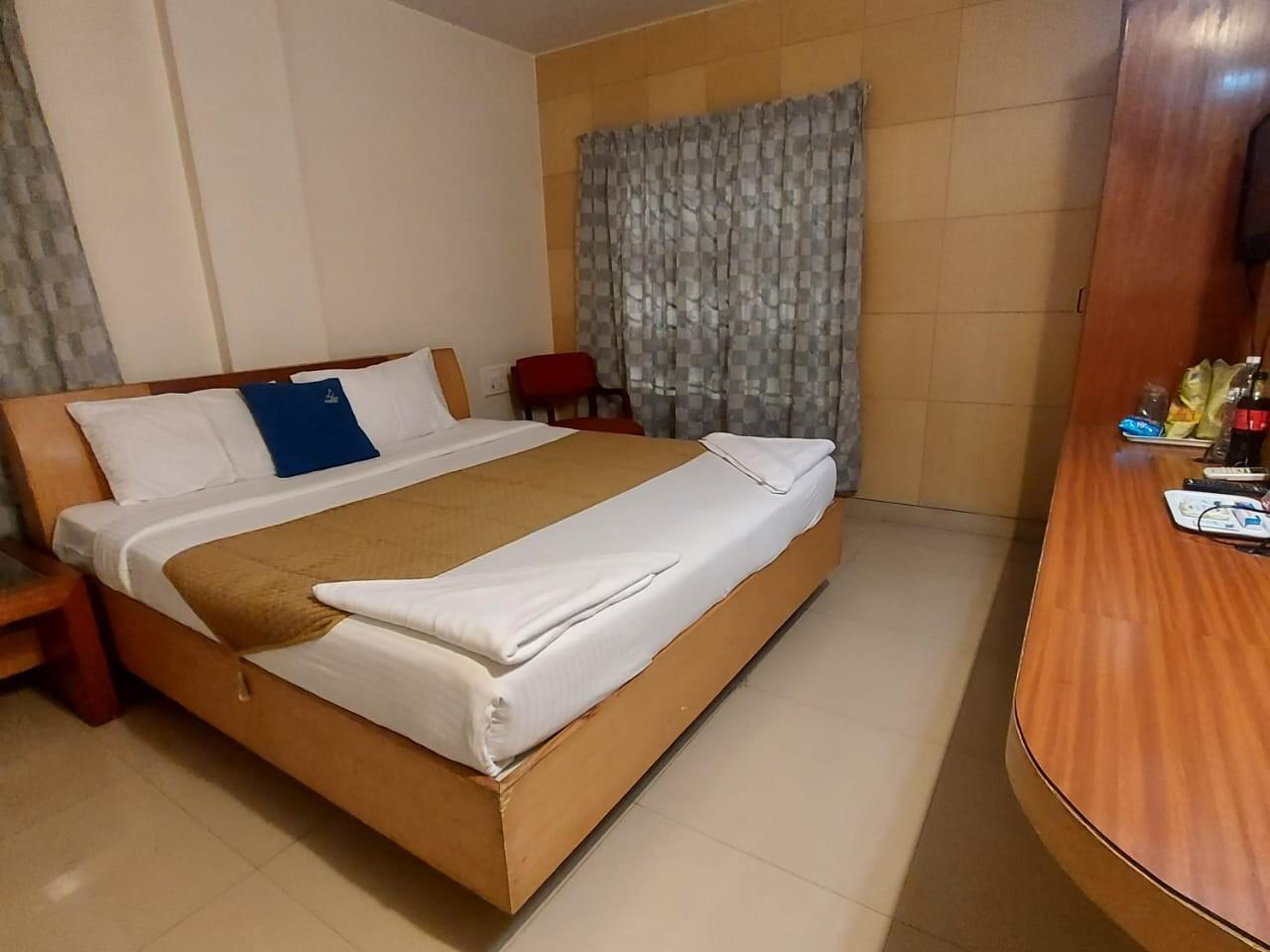 Hotel White Parrot in Mysore