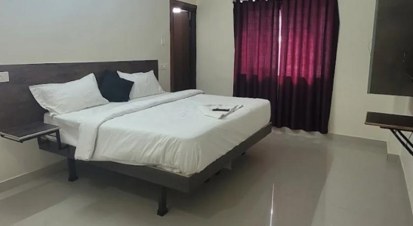 Ayaansh Luxury Park Inn in Hyderabad