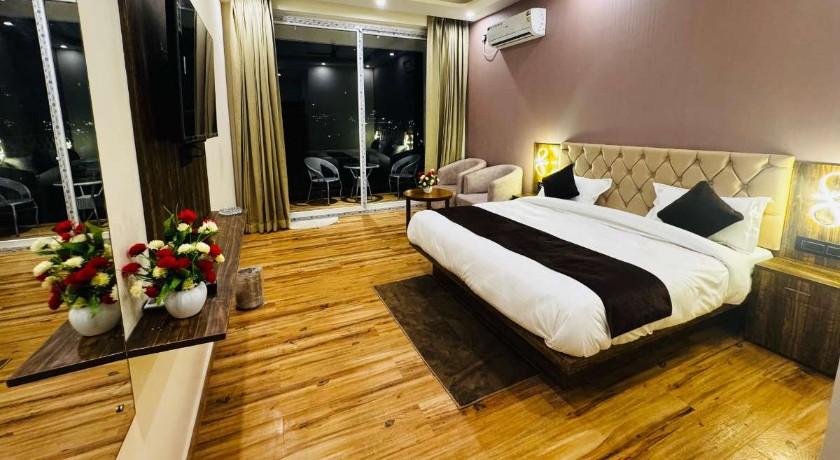 Casa Del Sol Lakeview in Bhimtal