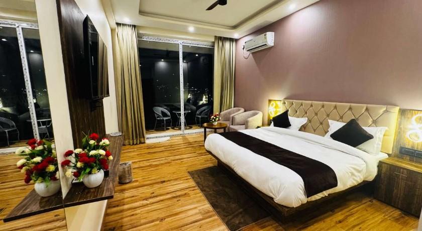 Casa Del Sol Lakeview in Bhimtal
