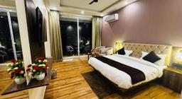 Casa Del Sol Lakeview in Bhimtal