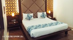 Hotel Mumbai House in Thane
