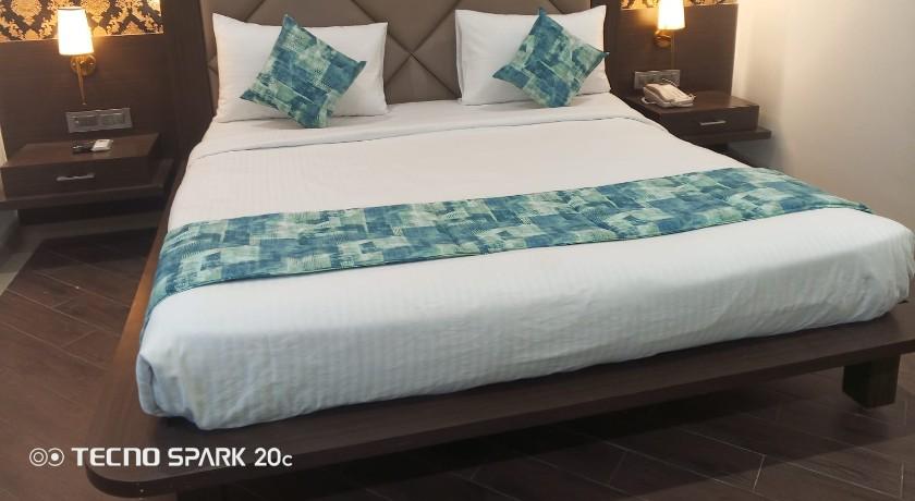 Hotel Mumbai House in Thane