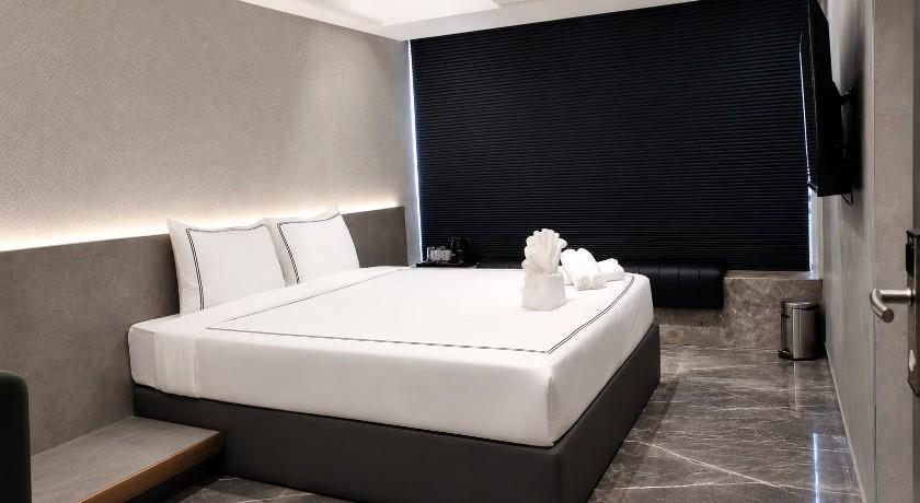 Hotel Aston Residency in Kolkata